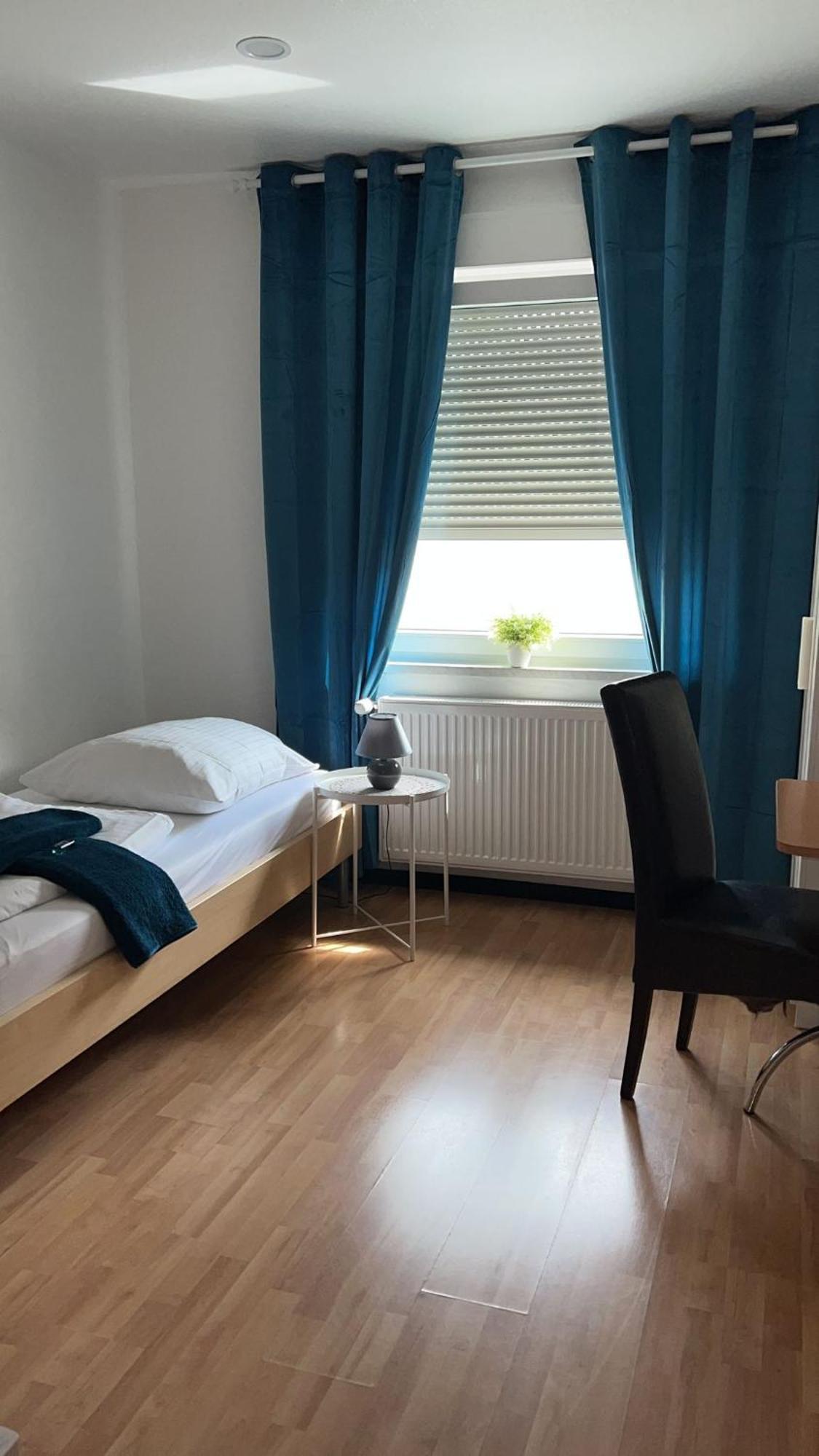 Pension An Der Hessenhalle Giessen Luaran gambar